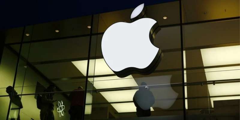 Несподівано. Відповідальний за дизайн iPhone та AirPods йде з Apple