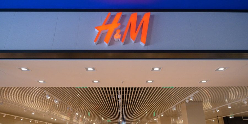 Де вже працюють магазини. H&M відновив роботу в Україні